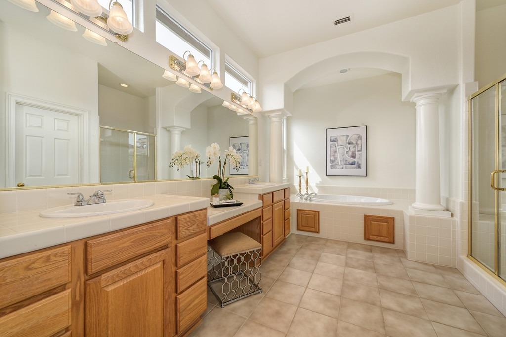 Detail Gallery Image 35 of 66 For 1424 Oak Hill Way, Roseville,  CA 95661 - 4 Beds | 2/1 Baths