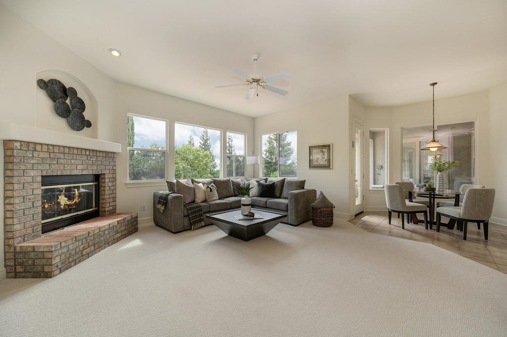 Detail Gallery Image 25 of 66 For 1424 Oak Hill Way, Roseville,  CA 95661 - 4 Beds | 2/1 Baths