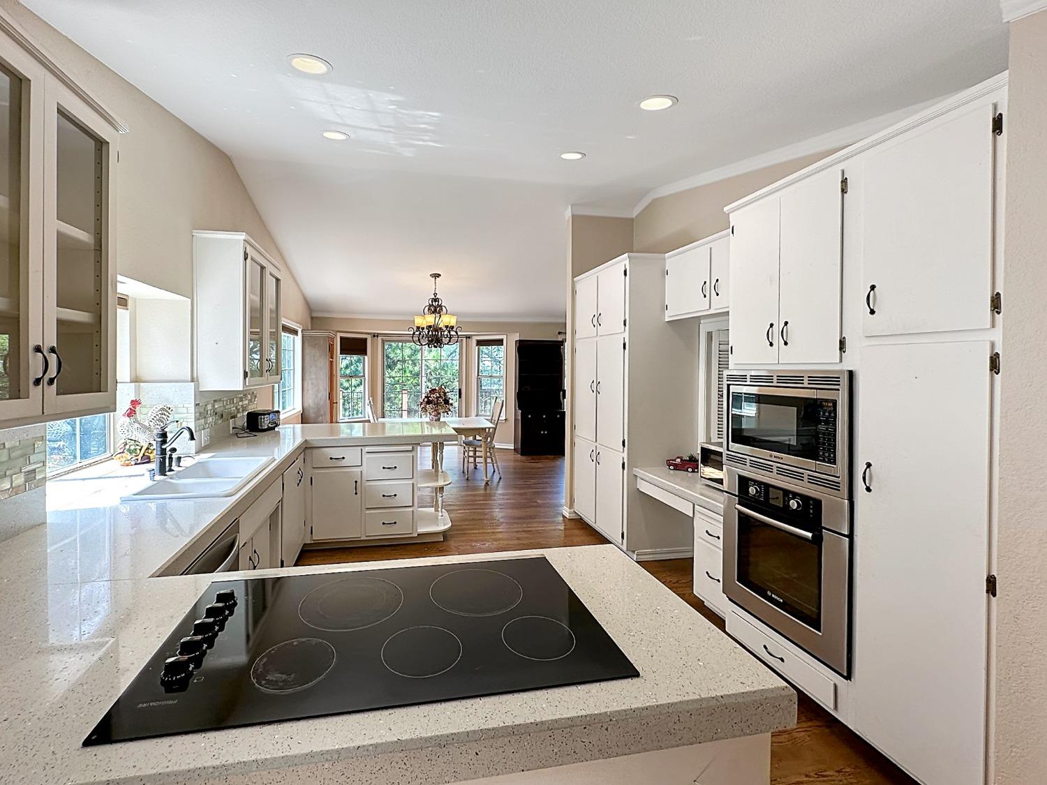 Detail Gallery Image 10 of 26 For 11411 Madrone Ct, Auburn,  CA 95602 - 3 Beds | 2/1 Baths