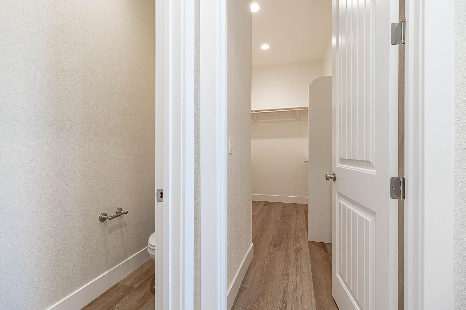 Detail Gallery Image 14 of 20 For 1027 Longview Dr, Oakdale,  CA 95361 - 4 Beds | 2/1 Baths