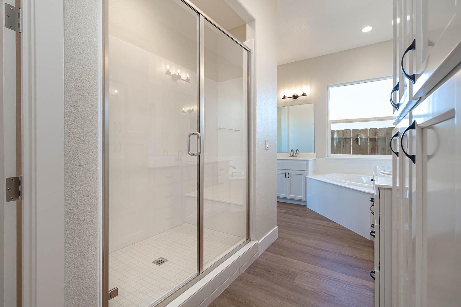 Detail Gallery Image 13 of 20 For 1027 Longview Dr, Oakdale,  CA 95361 - 4 Beds | 2/1 Baths