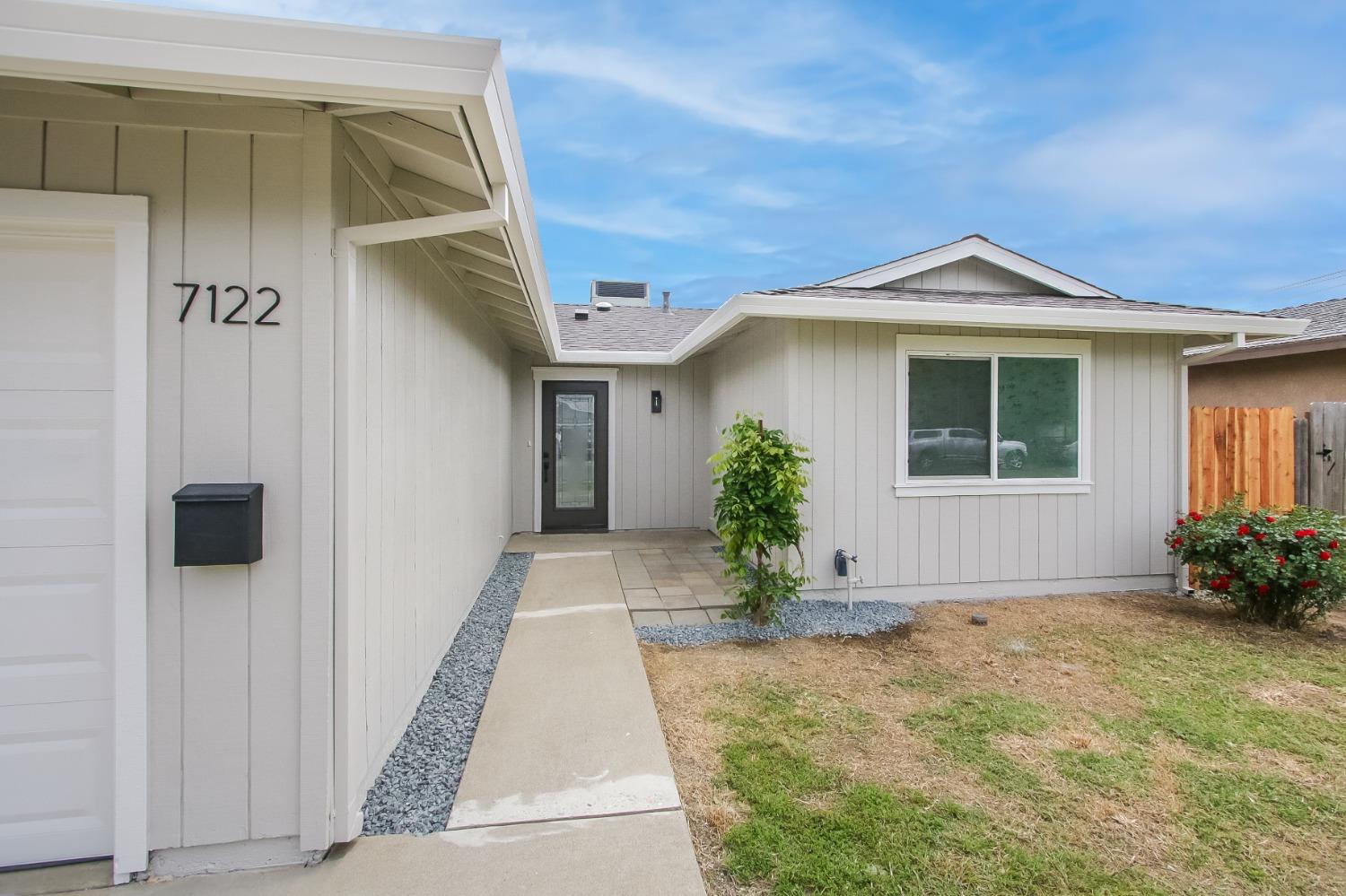 Detail Gallery Image 4 of 41 For 7122 7th St, Rio Linda,  CA 95673 - 3 Beds | 2 Baths