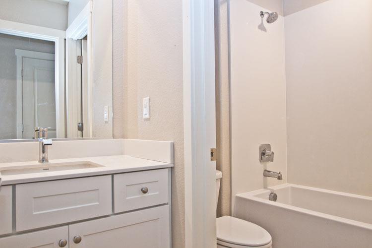 Detail Gallery Image 11 of 13 For 4029 Dover St, West Sacramento,  CA 95691 - 4 Beds | 3/1 Baths