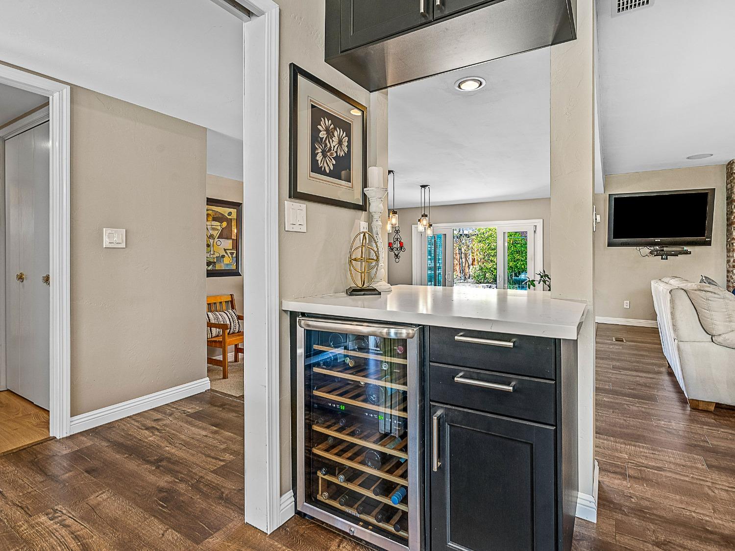 Detail Gallery Image 7 of 49 For 7701 Bloom Way, Citrus Heights,  CA 95610 - 3 Beds | 2 Baths