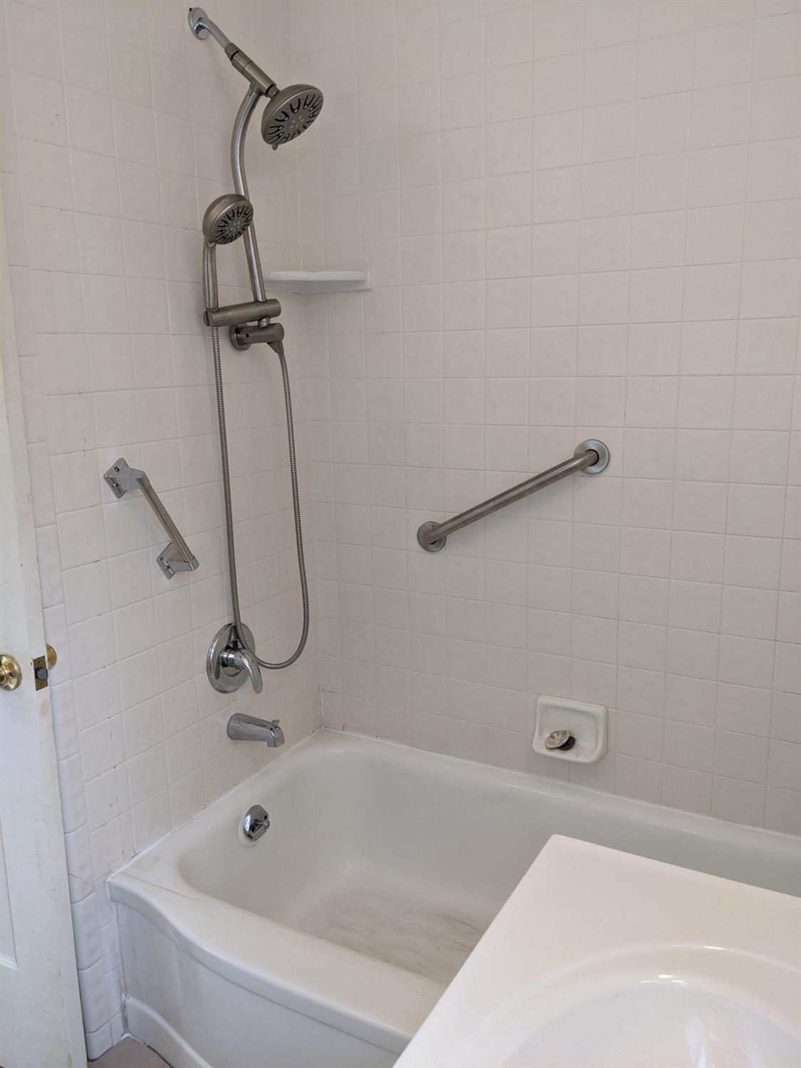 Detail Gallery Image 12 of 37 For 1448 W Flora St, Stockton,  CA 95203 - 3 Beds | 1/1 Baths