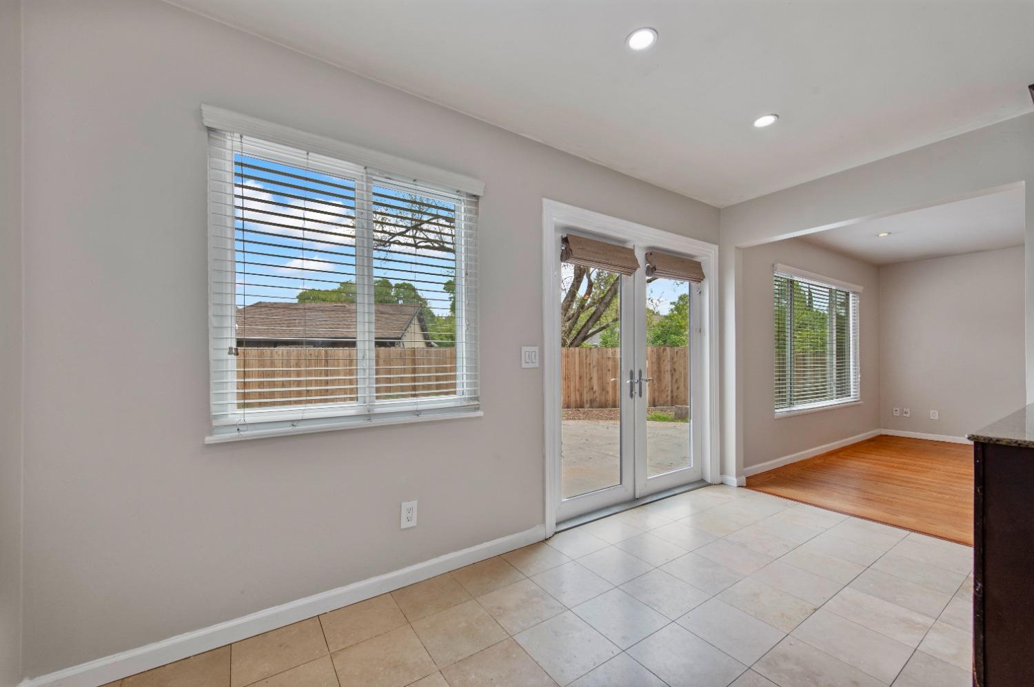 Detail Gallery Image 13 of 44 For 7420 Westgate Dr, Citrus Heights,  CA 95610 - 3 Beds | 2 Baths