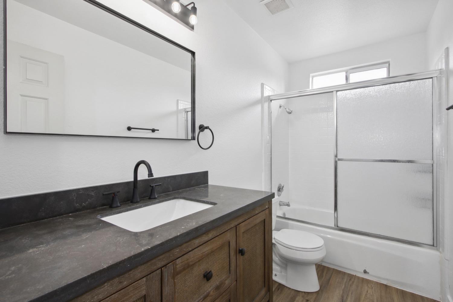 Detail Gallery Image 33 of 81 For 261 Union St, Roseville,  CA 95678 - 4 Beds | 2/1 Baths