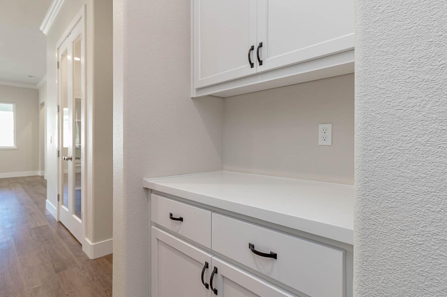 Detail Gallery Image 5 of 20 For 1027 Longview Dr, Oakdale,  CA 95361 - 4 Beds | 2/1 Baths