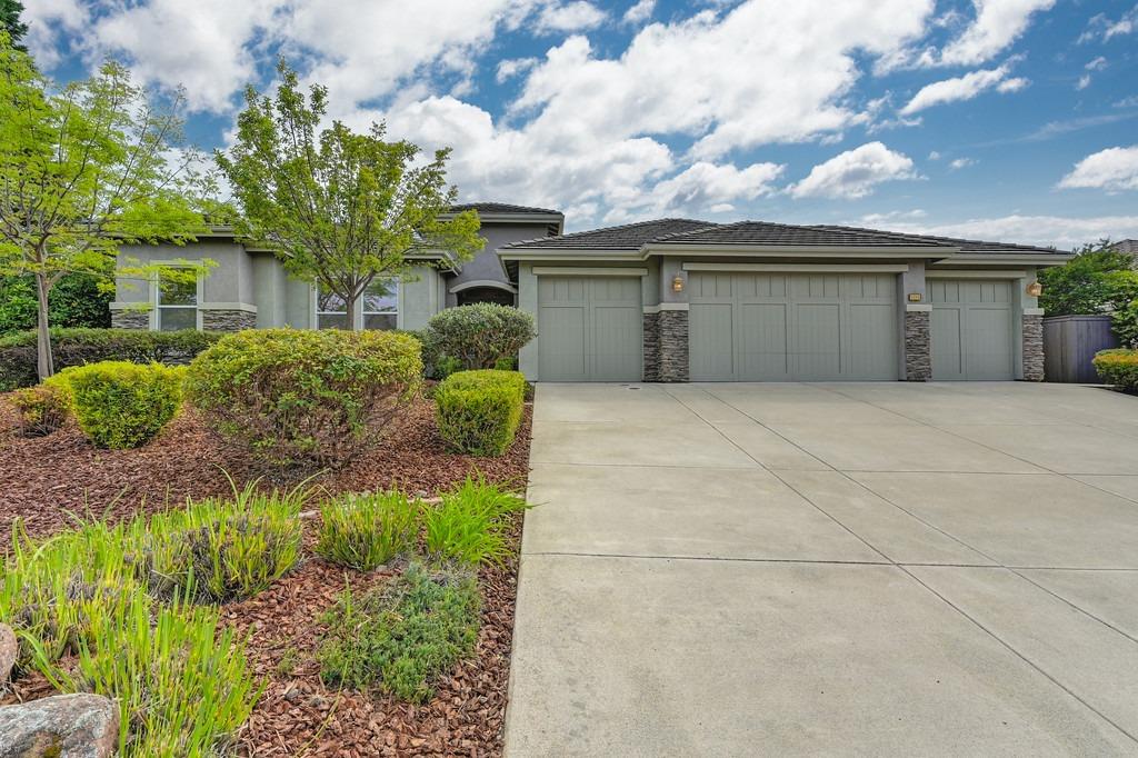 Detail Gallery Image 6 of 66 For 1424 Oak Hill Way, Roseville,  CA 95661 - 4 Beds | 2/1 Baths