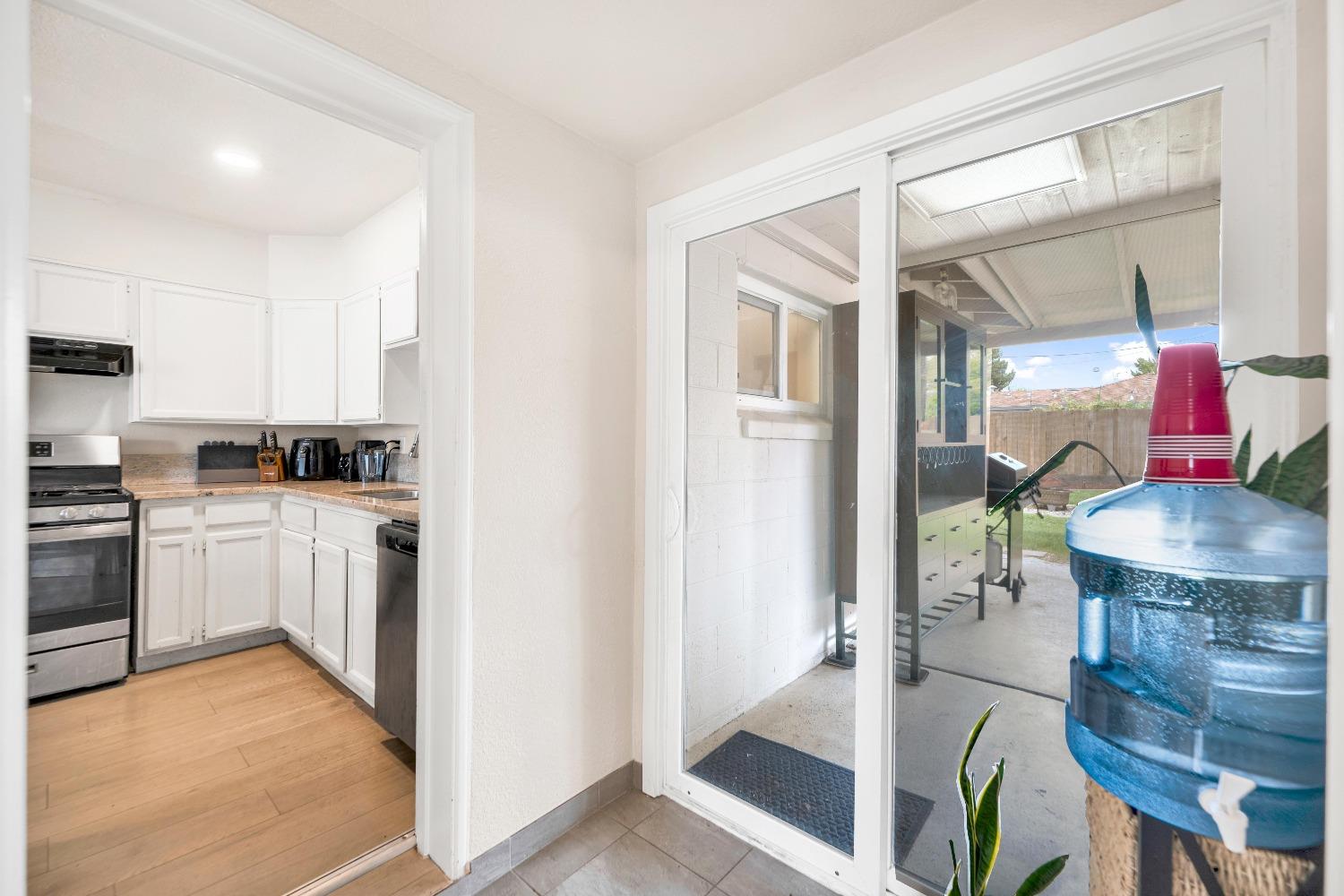 Detail Gallery Image 21 of 52 For 5673 James Way, Sacramento,  CA 95822 - 3 Beds | 1 Baths