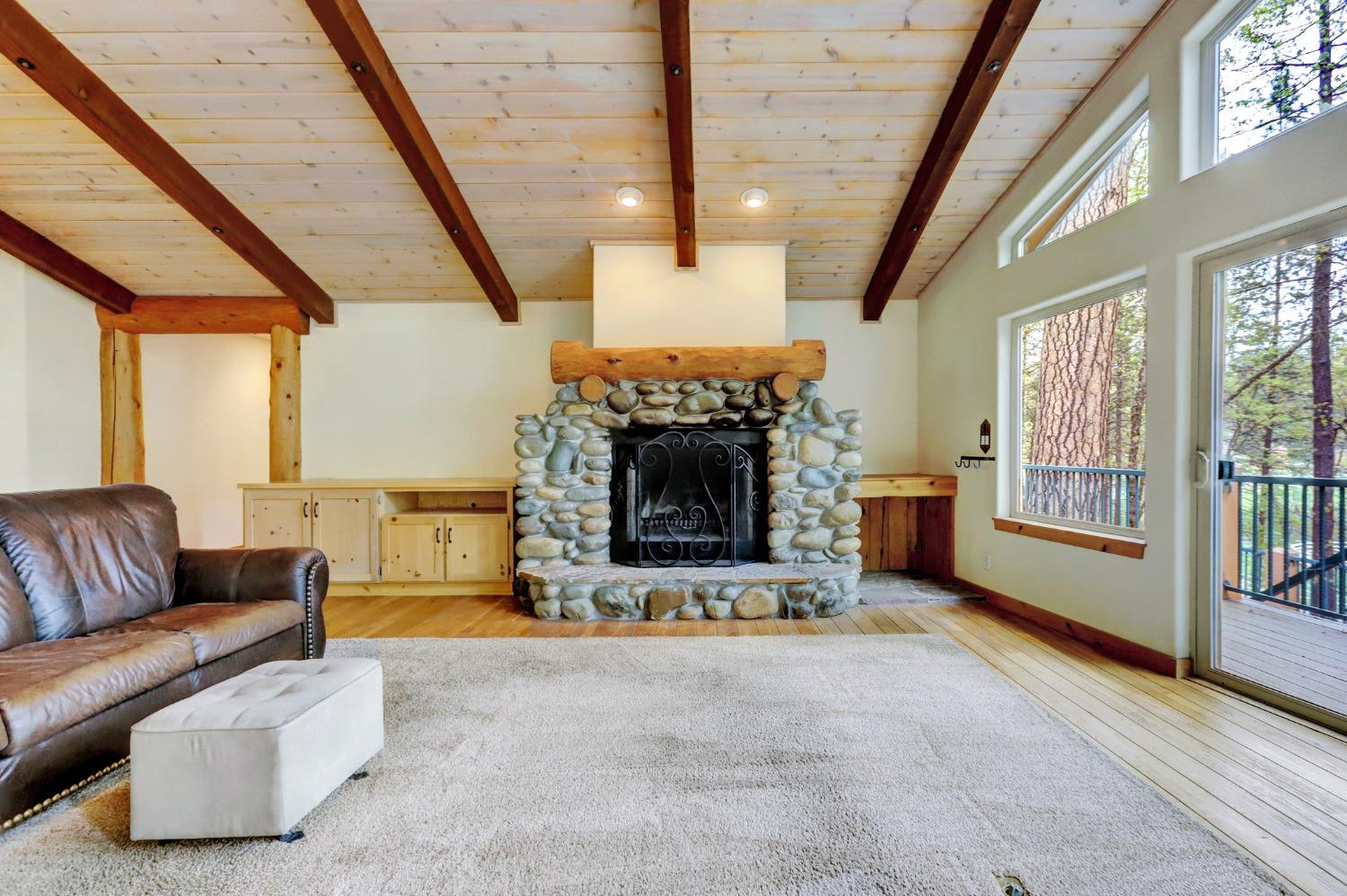 Detail Gallery Image 9 of 99 For 14080 Thoroughbred Loop, Grass Valley,  CA 95949 - 3 Beds | 2/1 Baths