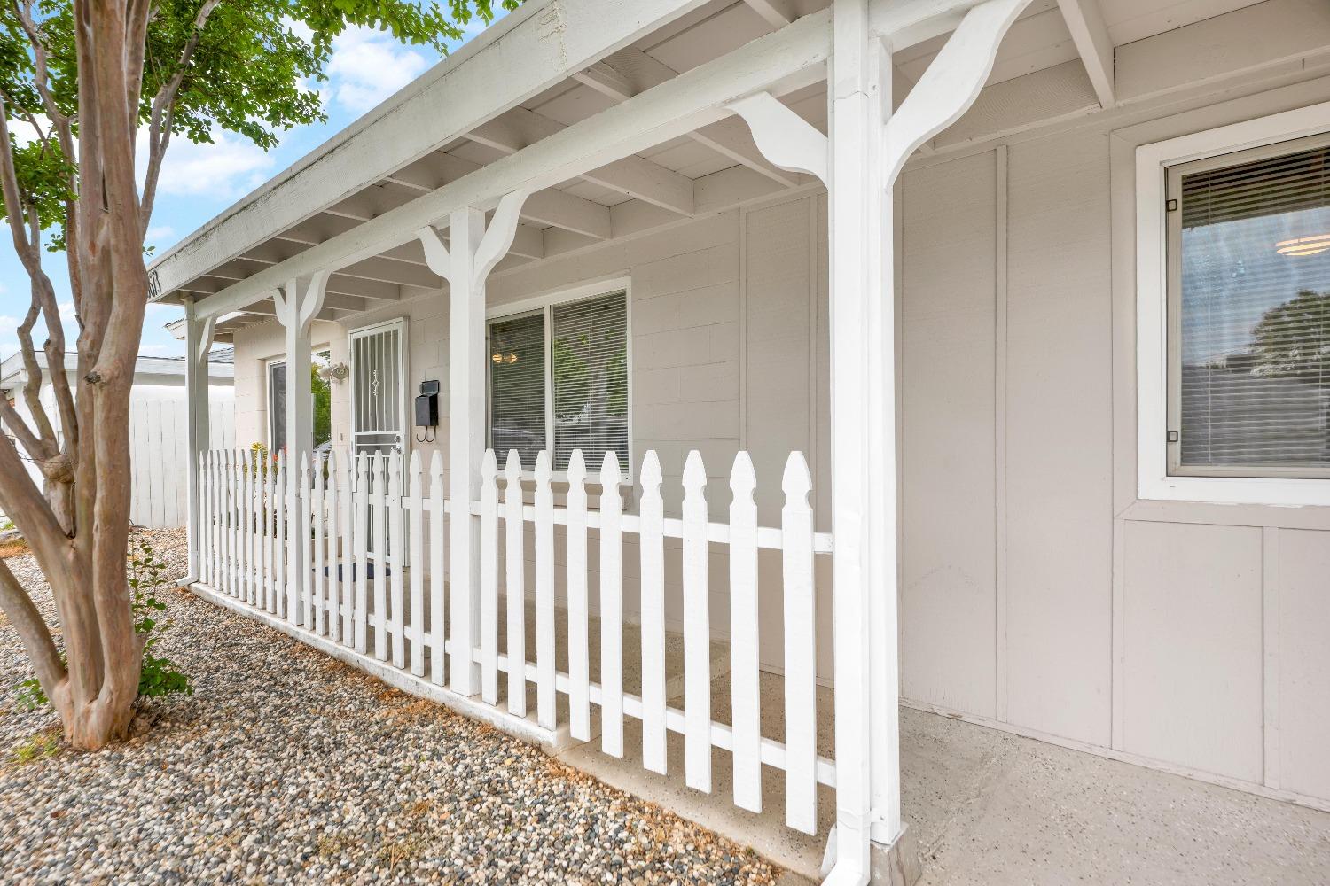 Detail Gallery Image 5 of 52 For 5673 James Way, Sacramento,  CA 95822 - 3 Beds | 1 Baths