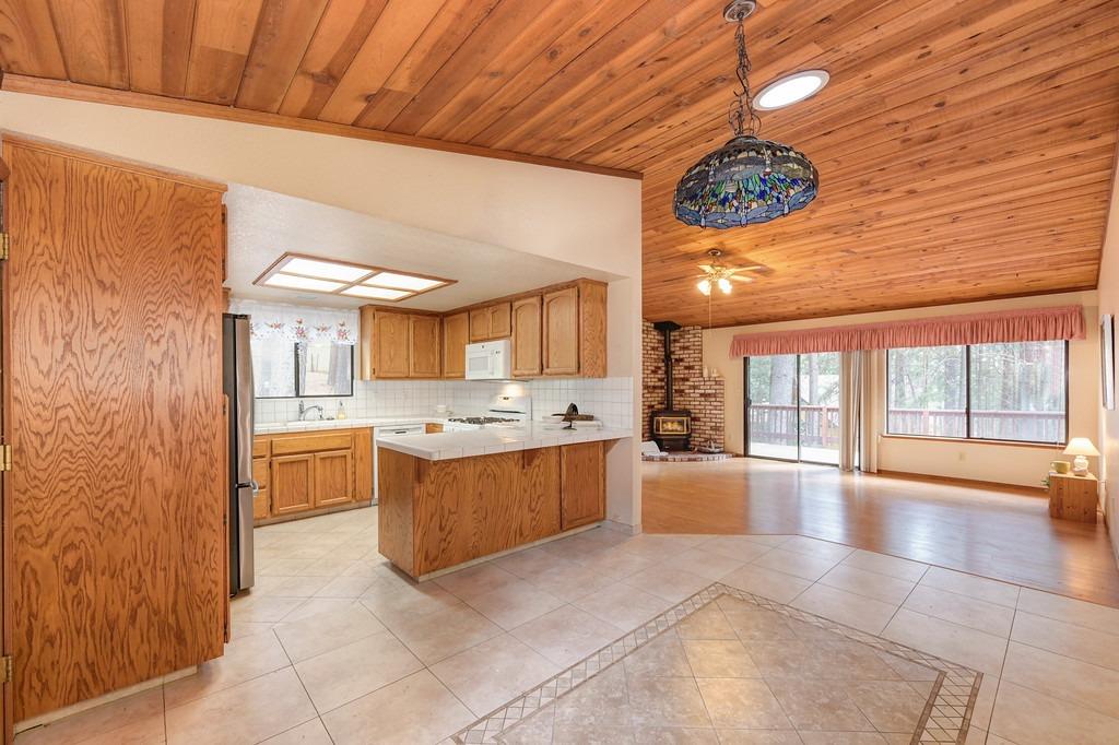 Detail Gallery Image 17 of 51 For 5400 Buttercup Dr, Pollock Pines,  CA 95726 - 3 Beds | 2 Baths
