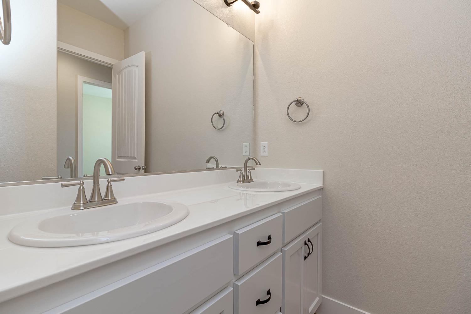 Detail Gallery Image 20 of 20 For 1027 Longview Dr, Oakdale,  CA 95361 - 4 Beds | 2/1 Baths