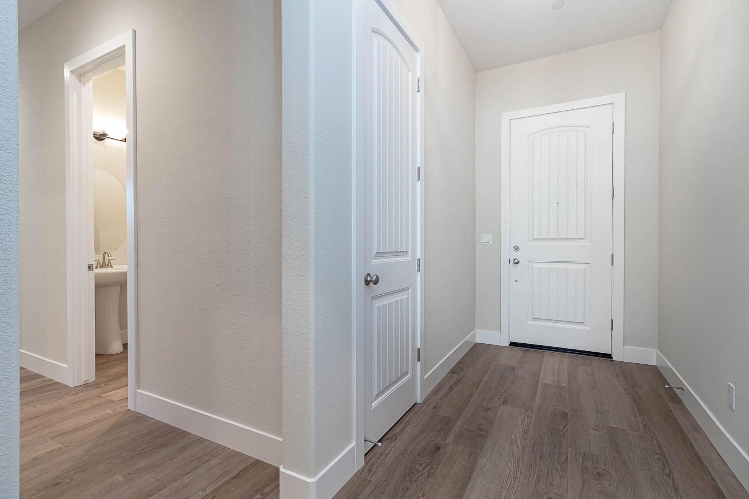 Detail Gallery Image 16 of 20 For 1027 Longview Dr, Oakdale,  CA 95361 - 4 Beds | 2/1 Baths