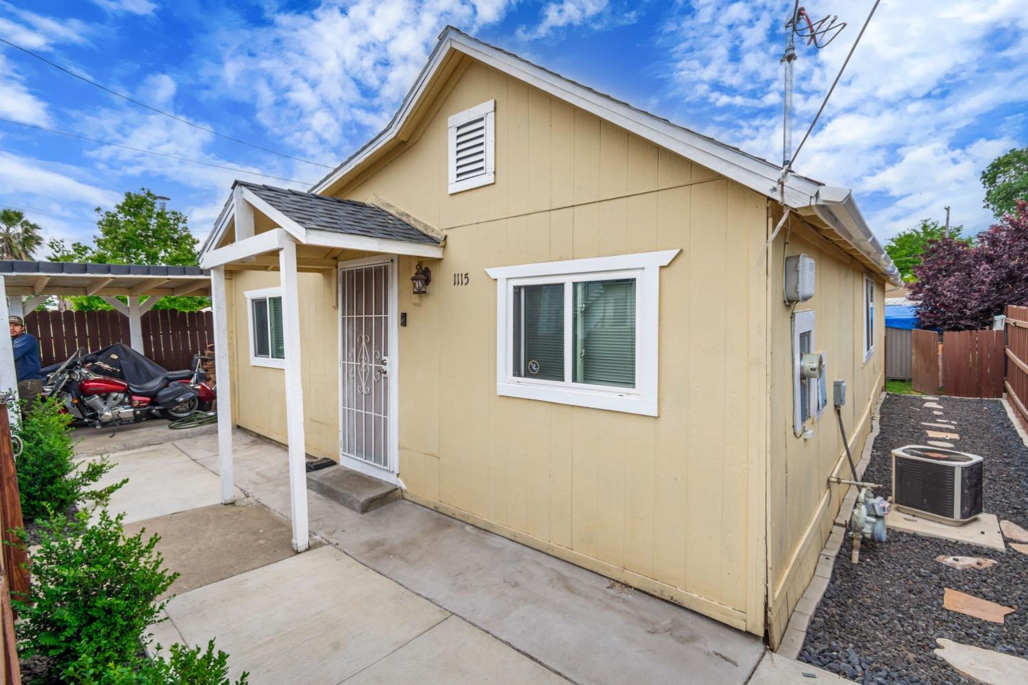 Detail Gallery Image 6 of 36 For 1115 Jean Ave, Sacramento,  CA 95838 - 3 Beds | 1 Baths