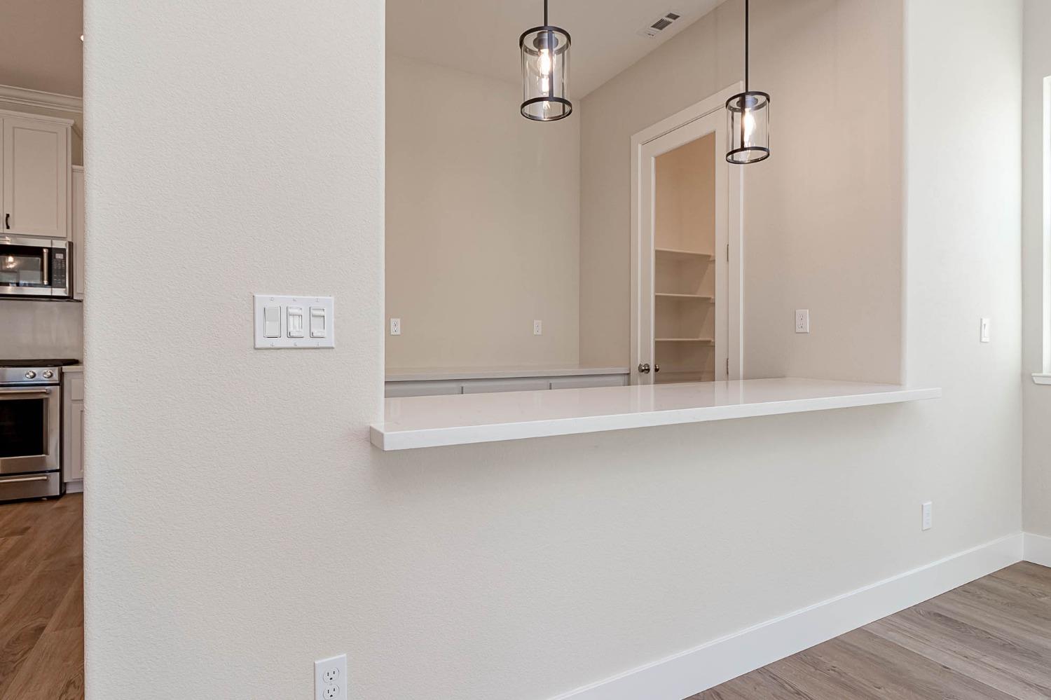 Detail Gallery Image 9 of 20 For 1027 Longview Dr, Oakdale,  CA 95361 - 4 Beds | 2/1 Baths