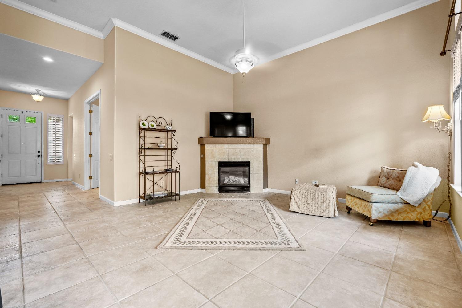 Detail Gallery Image 13 of 49 For 4020 Silver Star Ct, Rocklin,  CA 95765 - 2 Beds | 2 Baths