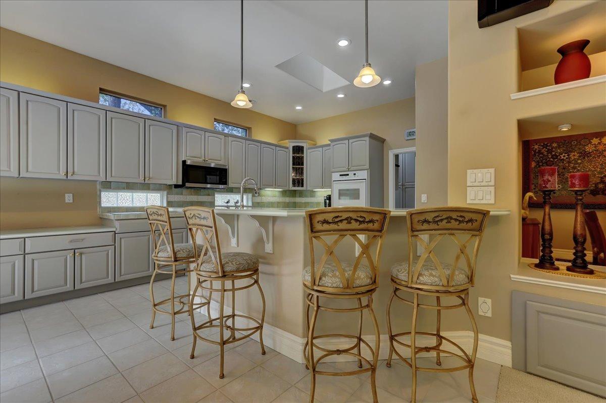 Detail Gallery Image 21 of 72 For 13750 Strawberry Cir, Penn Valley,  CA 95946 - 3 Beds | 2/2 Baths