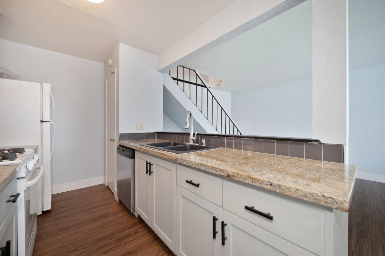Detail Gallery Image 12 of 24 For 6520 Bremen Dr #2,  Citrus Heights,  CA 95621 - 2 Beds | 1 Baths