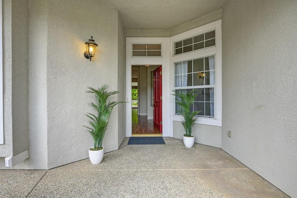 Detail Gallery Image 2 of 71 For 5240 Windham Way, Rocklin,  CA 95765 - 4 Beds | 2 Baths