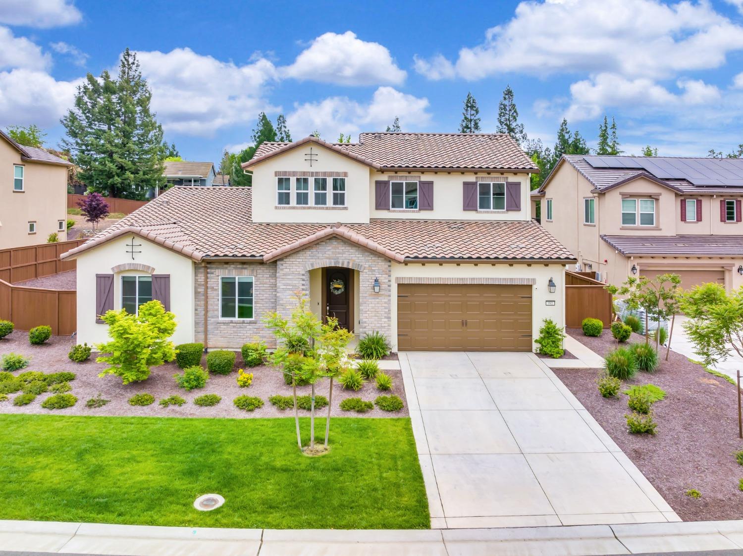 Photo of 981 Greeley Ct in Cameron Park, CA