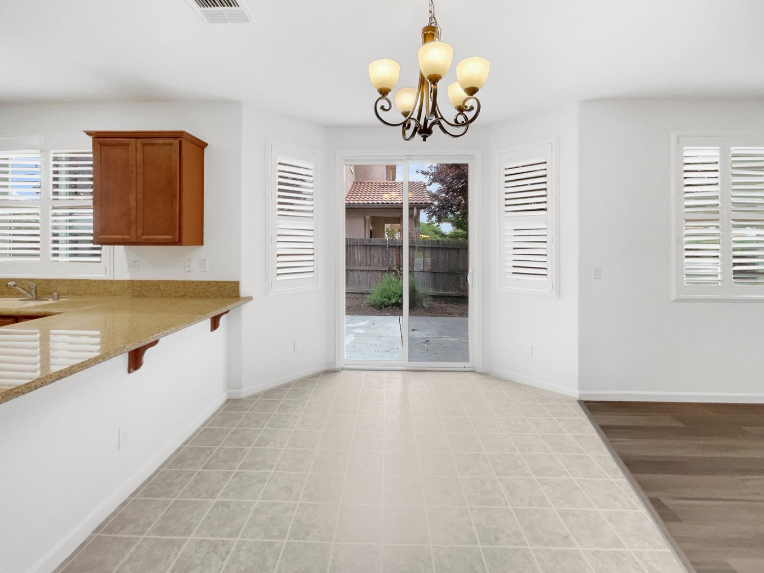 Detail Gallery Image 11 of 34 For 3500 Mamie Jennings Way, Sacramento,  CA 95838 - 4 Beds | 2/1 Baths