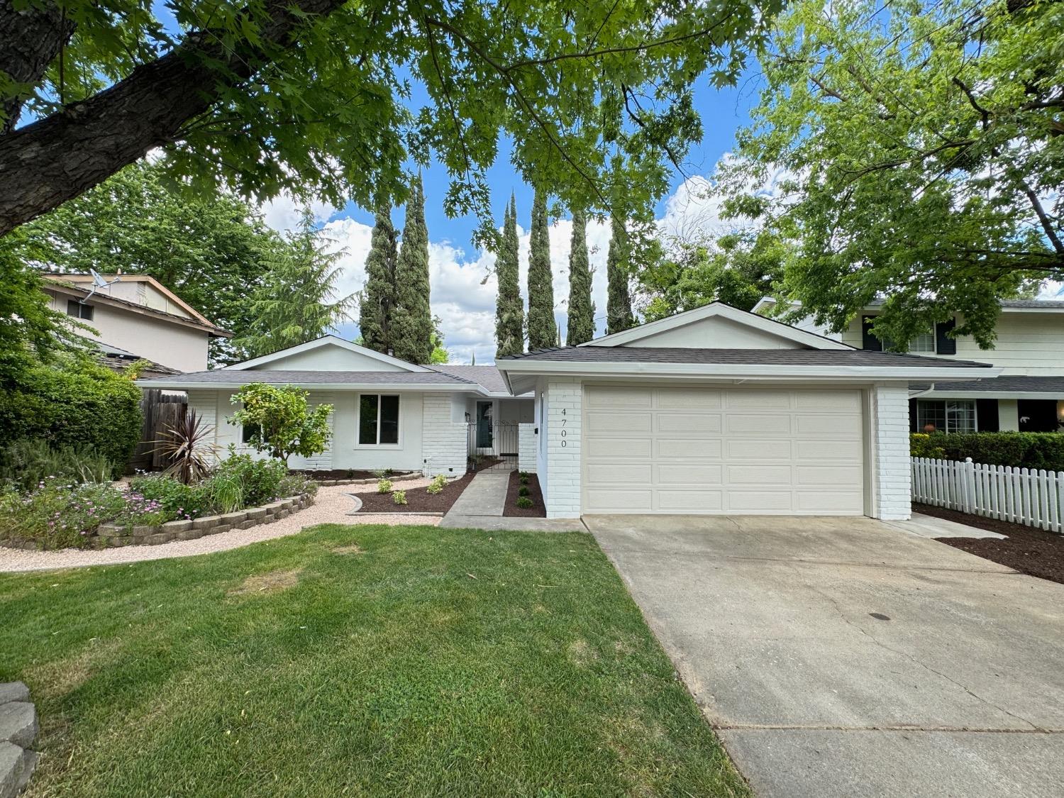 Photo of 4700 Meyer Wy in Carmichael, CA