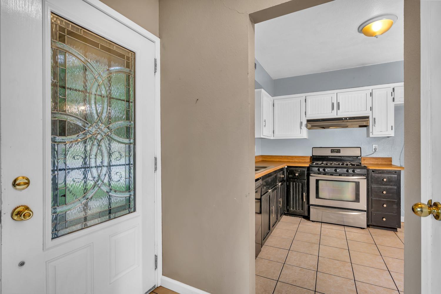 Detail Gallery Image 9 of 42 For 1435 Loughborough Dr, Merced,  CA 95348 - 3 Beds | 2 Baths