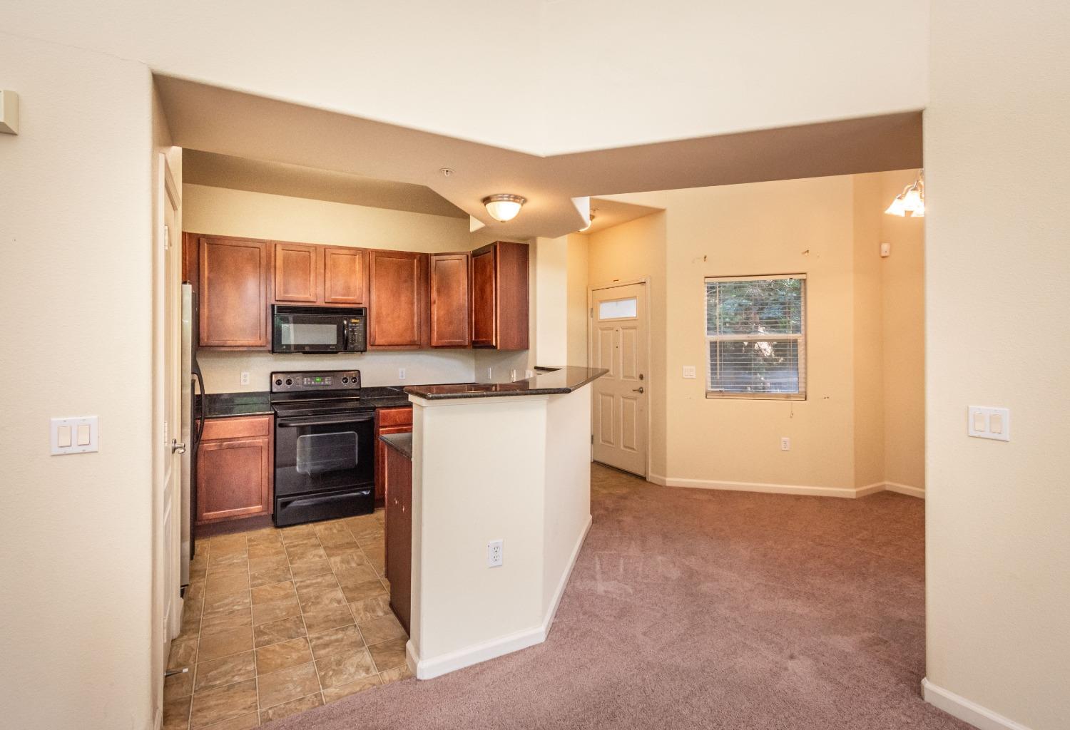 Detail Gallery Image 8 of 50 For 1900 Danbrook Dr, Sacramento,  CA 95835 - 2 Beds | 2 Baths