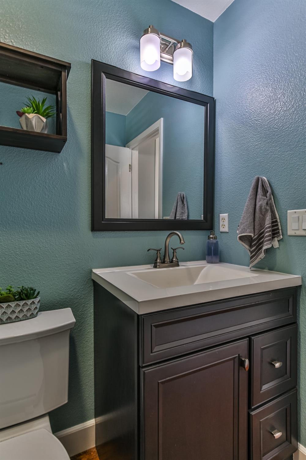 Detail Gallery Image 36 of 84 For 2800 Shinn Ct, Woodland,  CA 95776 - 4 Beds | 2/1 Baths