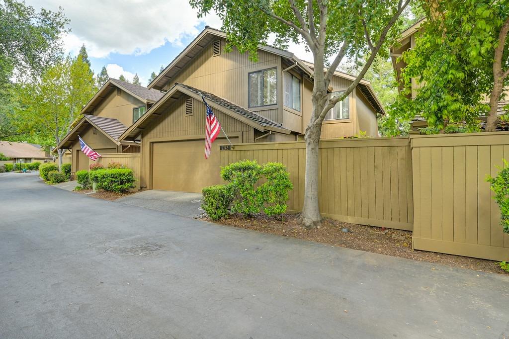 Detail Gallery Image 1 of 41 For 2172 Promontory Point Ln, Rancho Cordova,  CA 95670 - 3 Beds | 2/1 Baths