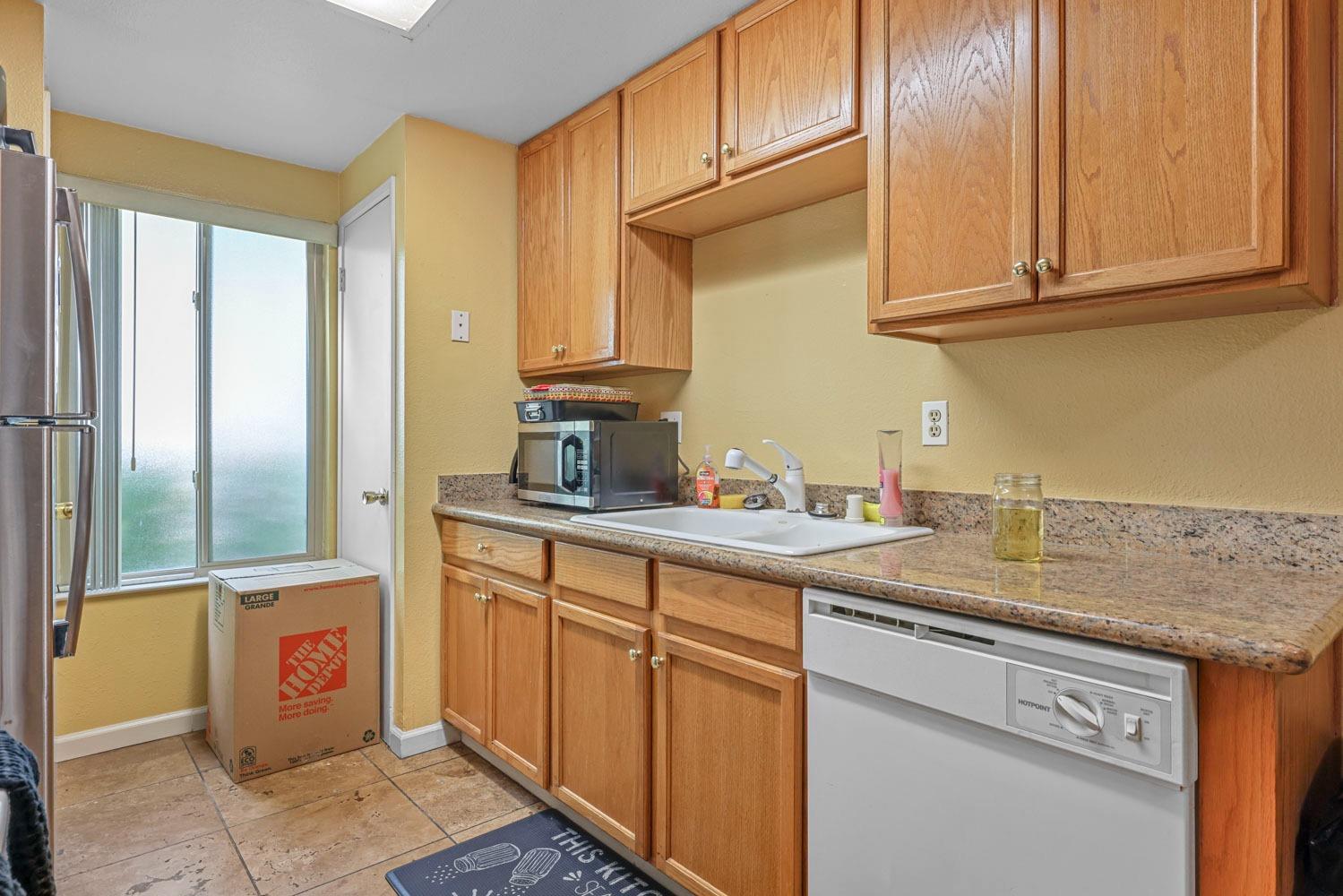 Detail Gallery Image 12 of 29 For 1313 Floyd Ave #107,  Modesto,  CA 95355 - 2 Beds | 1 Baths