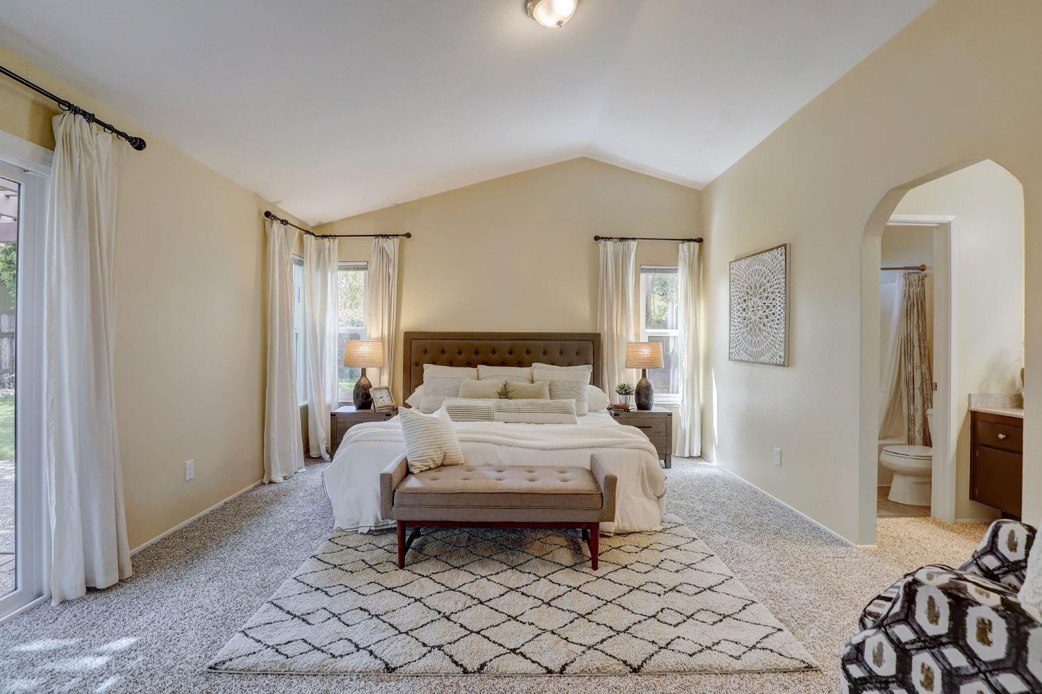 Detail Gallery Image 25 of 47 For 1350 Foxboro Way, Sacramento,  CA 95833 - 3 Beds | 2 Baths