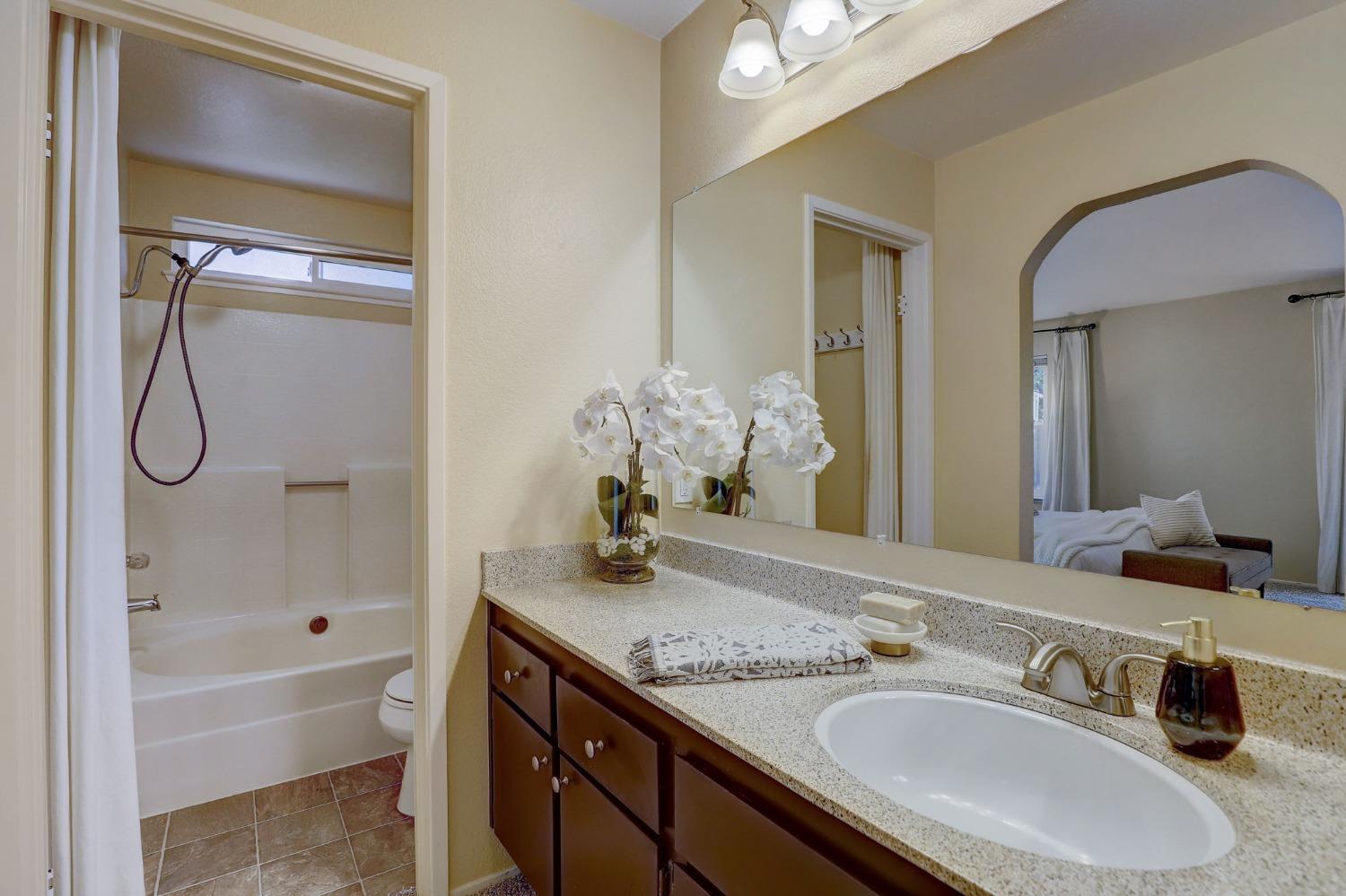 Detail Gallery Image 30 of 47 For 1350 Foxboro Way, Sacramento,  CA 95833 - 3 Beds | 2 Baths