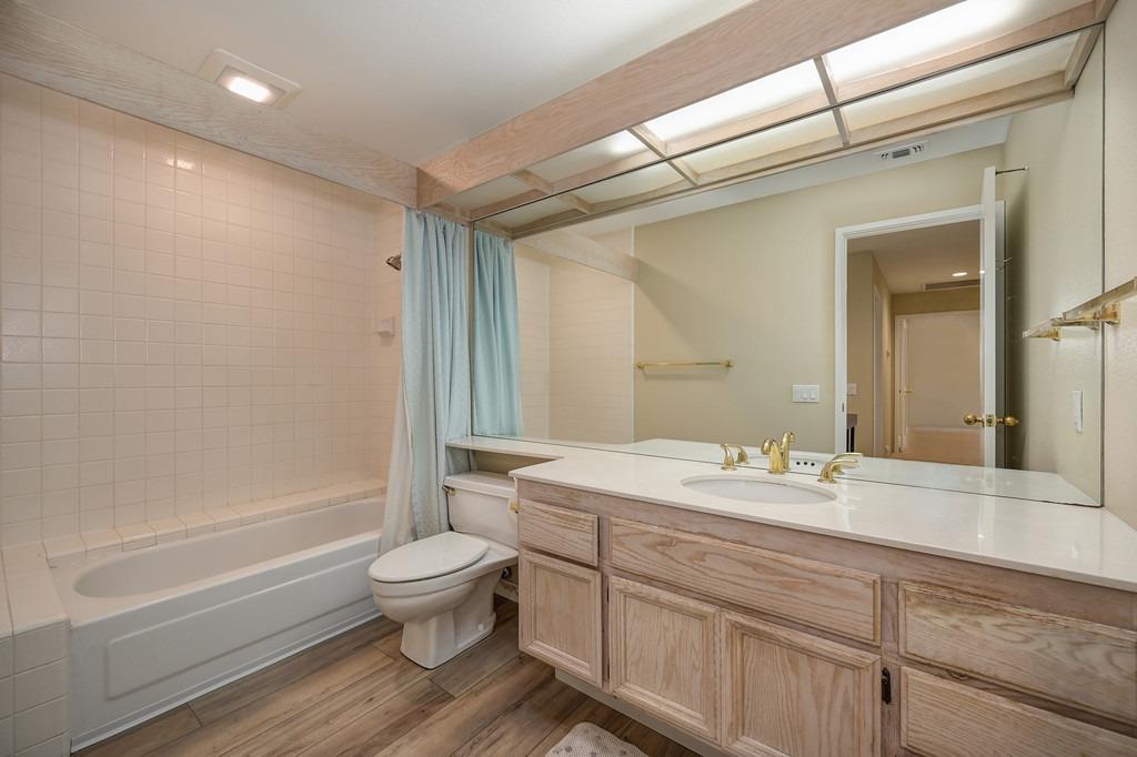 Detail Gallery Image 18 of 41 For 2172 Promontory Point Ln, Gold River,  CA 95670 - 3 Beds | 2/1 Baths