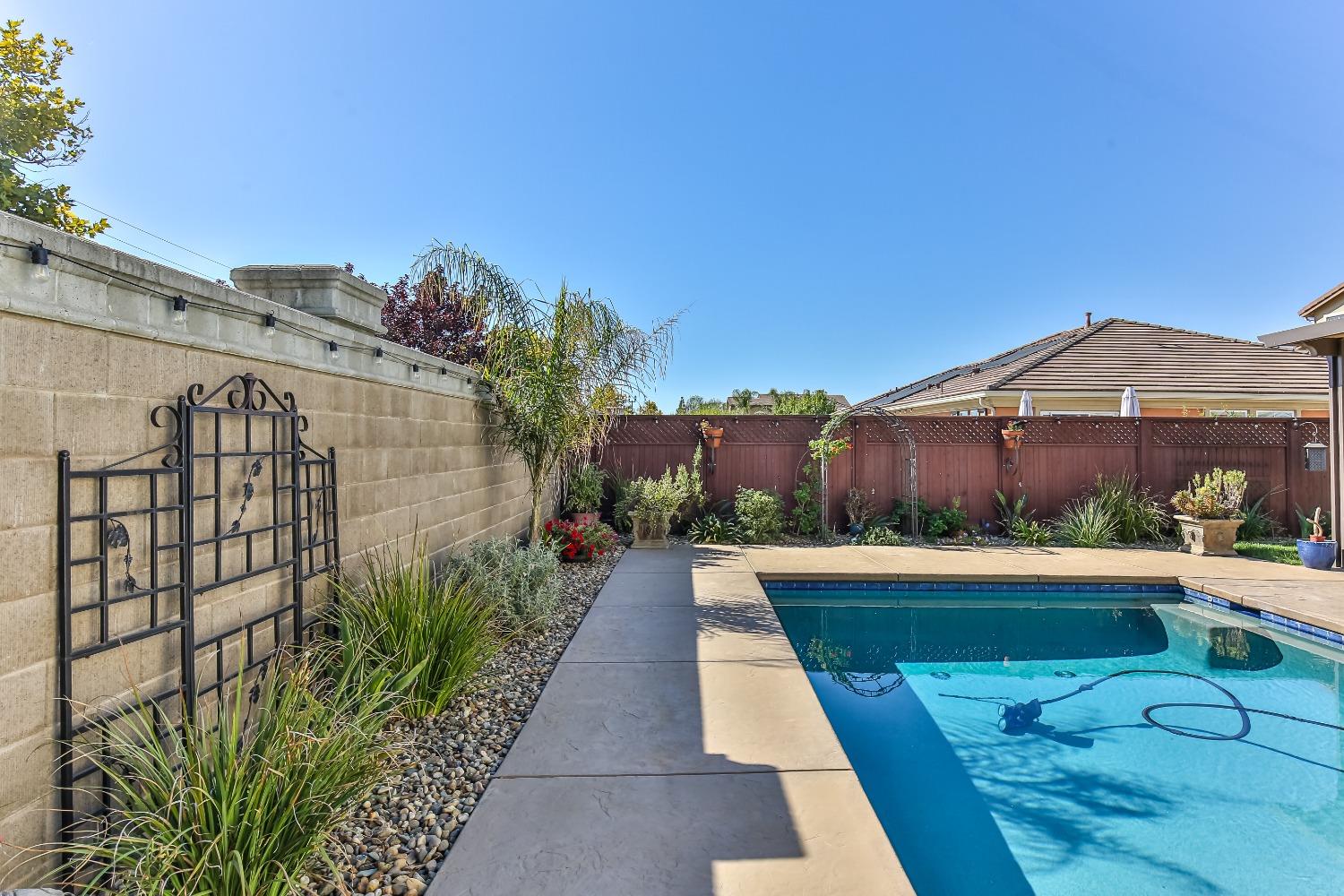 Detail Gallery Image 78 of 84 For 2800 Shinn Ct, Woodland,  CA 95776 - 4 Beds | 2/1 Baths