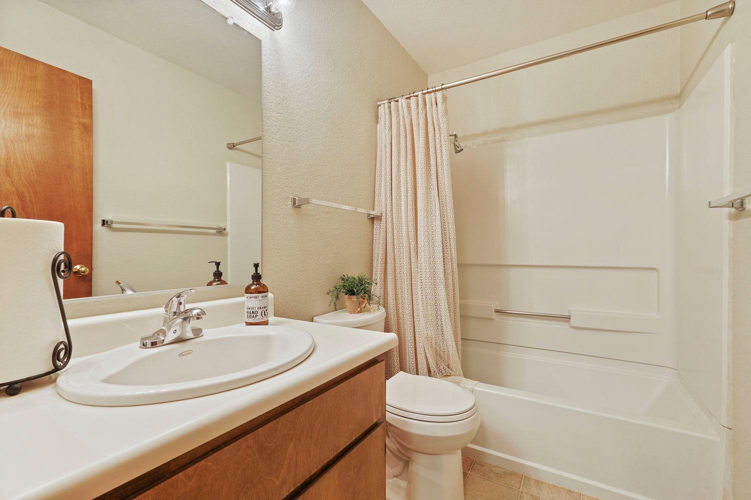 Detail Gallery Image 25 of 40 For 2400 Eilers Ln #1206,  Lodi,  CA 95242 - 2 Beds | 2 Baths