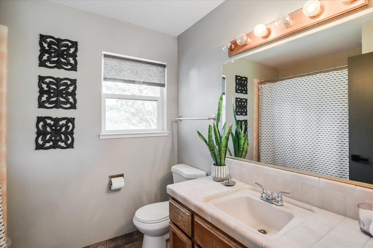 Detail Gallery Image 35 of 70 For 1298 River Bluff Dr, Oakdale,  CA 95361 - 3 Beds | 2/1 Baths