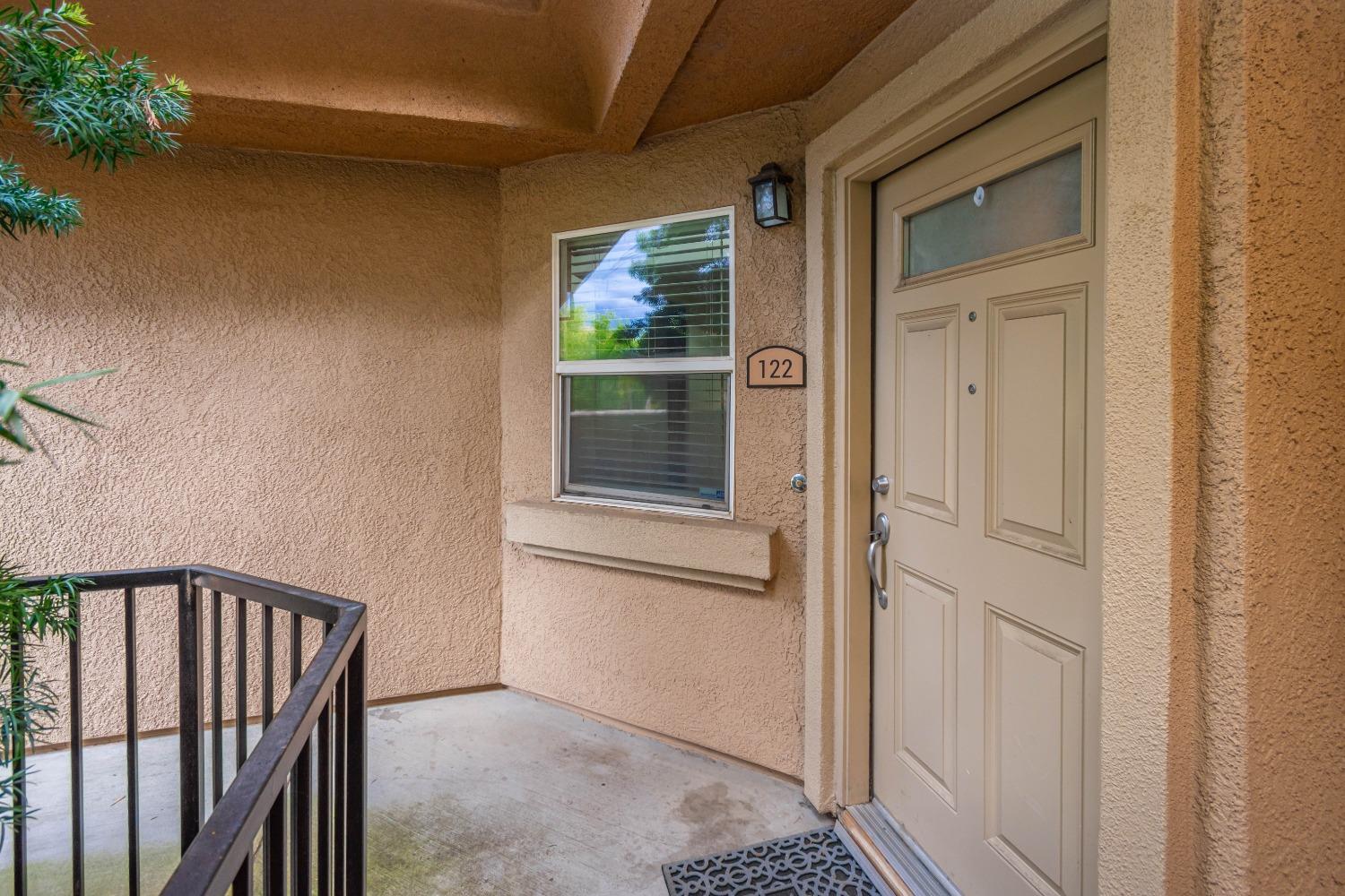 Detail Gallery Image 1 of 50 For 1900 Danbrook Dr, Sacramento,  CA 95835 - 2 Beds | 2 Baths