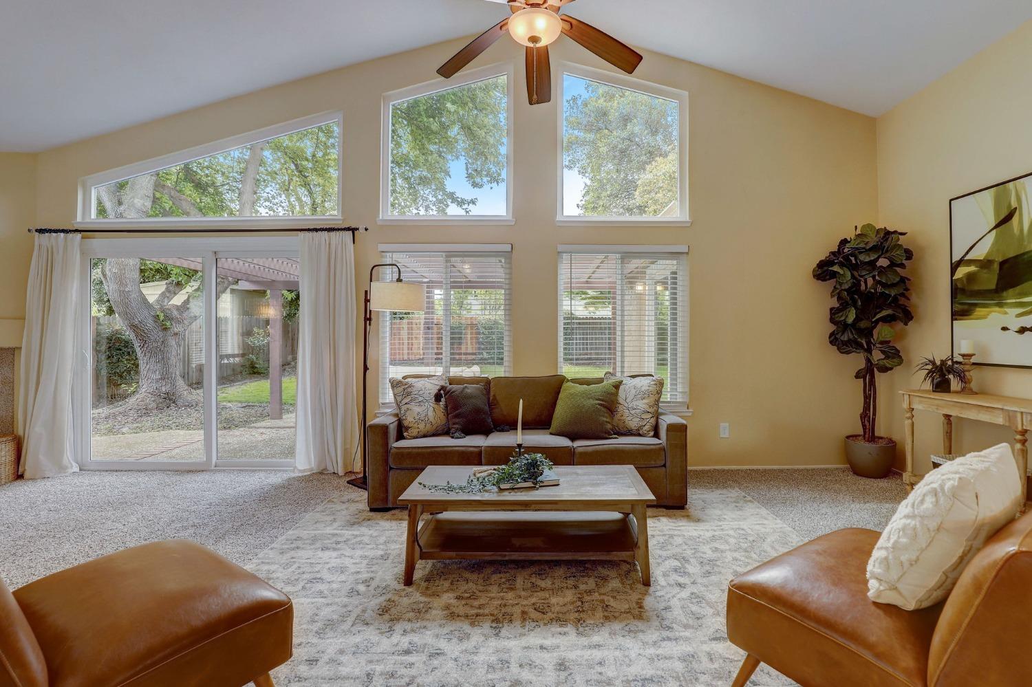 Detail Gallery Image 7 of 47 For 1350 Foxboro Way, Sacramento,  CA 95833 - 3 Beds | 2 Baths