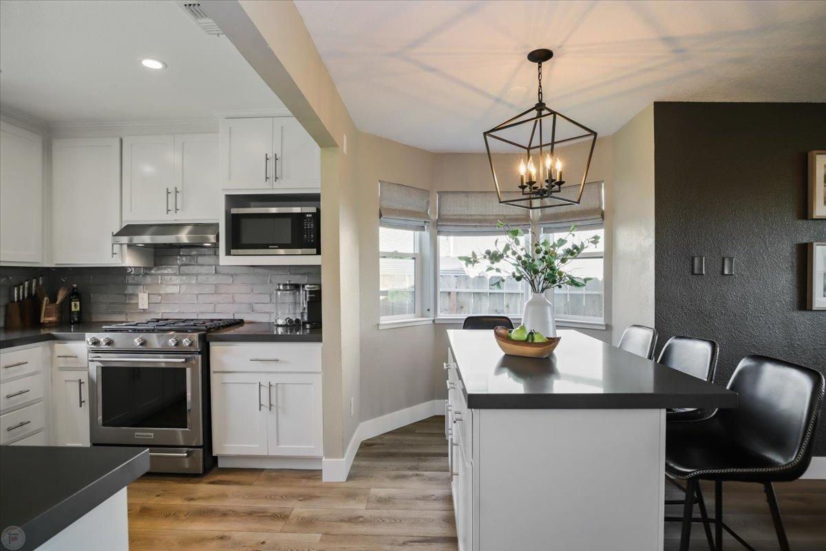 Detail Gallery Image 11 of 70 For 1298 River Bluff Dr, Oakdale,  CA 95361 - 3 Beds | 2/1 Baths