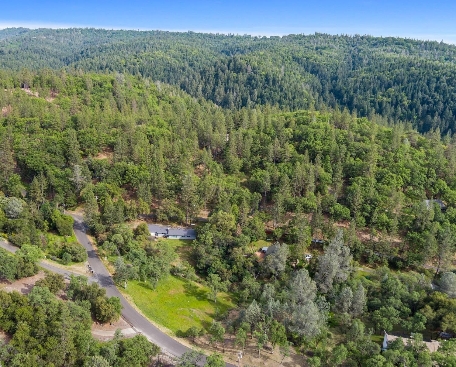 Detail Gallery Image 36 of 42 For 3855 Nugget Ln, Placerville,  CA 95667 - 3 Beds | 2 Baths