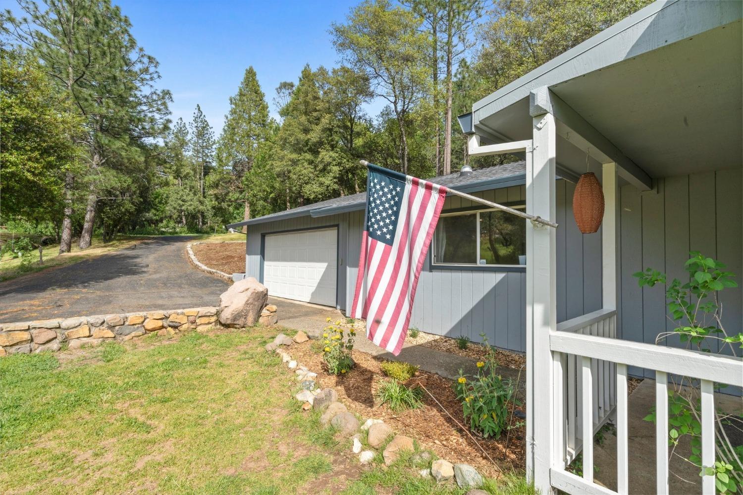 Detail Gallery Image 40 of 42 For 3855 Nugget Ln, Placerville,  CA 95667 - 3 Beds | 2 Baths