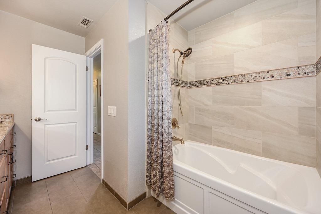 Detail Gallery Image 35 of 61 For 1309 Meadowvista Way, Roseville,  CA 95661 - 3 Beds | 2 Baths