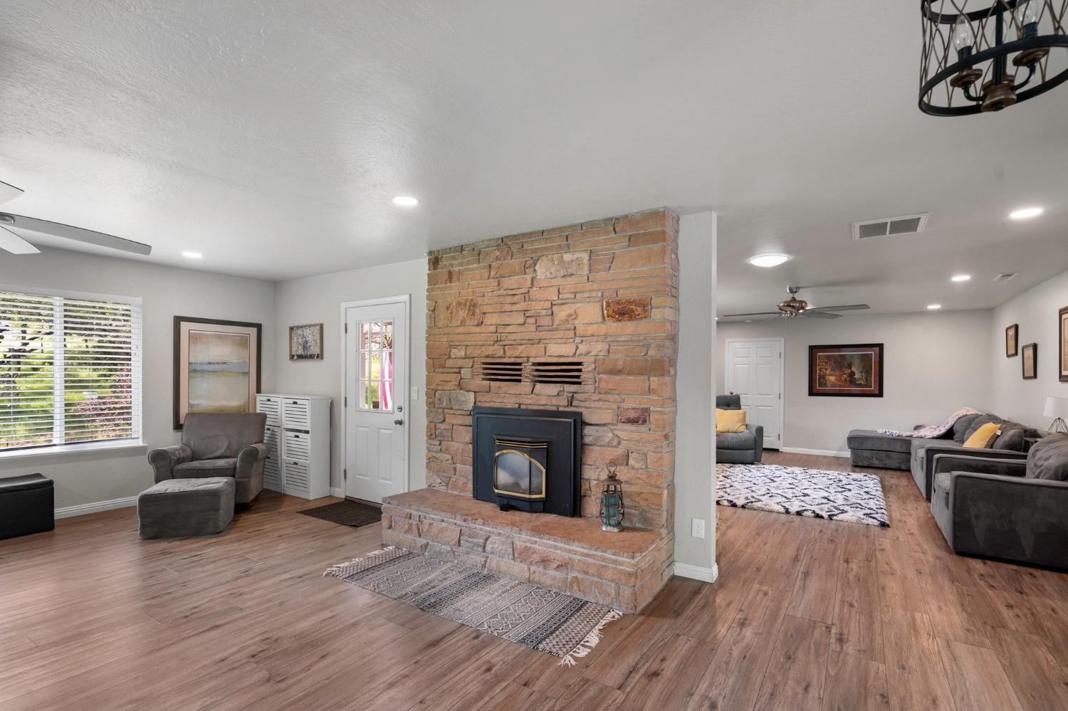 Detail Gallery Image 14 of 42 For 3855 Nugget Ln, Placerville,  CA 95667 - 3 Beds | 2 Baths