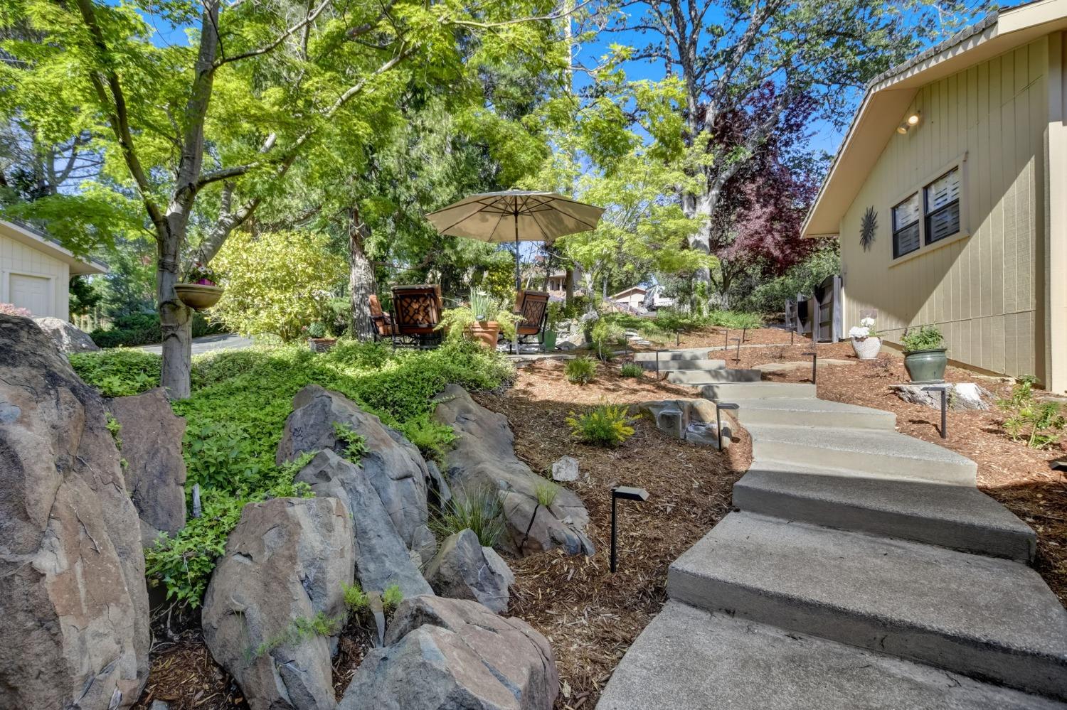Detail Gallery Image 11 of 58 For 6165 Viewridge Dr, Auburn,  CA 95602 - 3 Beds | 2 Baths