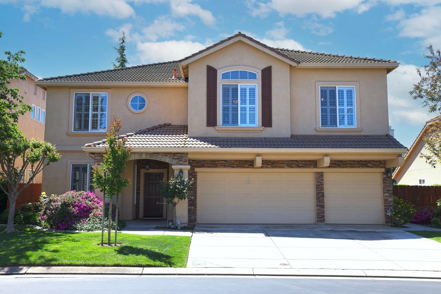 Photo of 1712 St Mayeul Dr in Modesto, CA