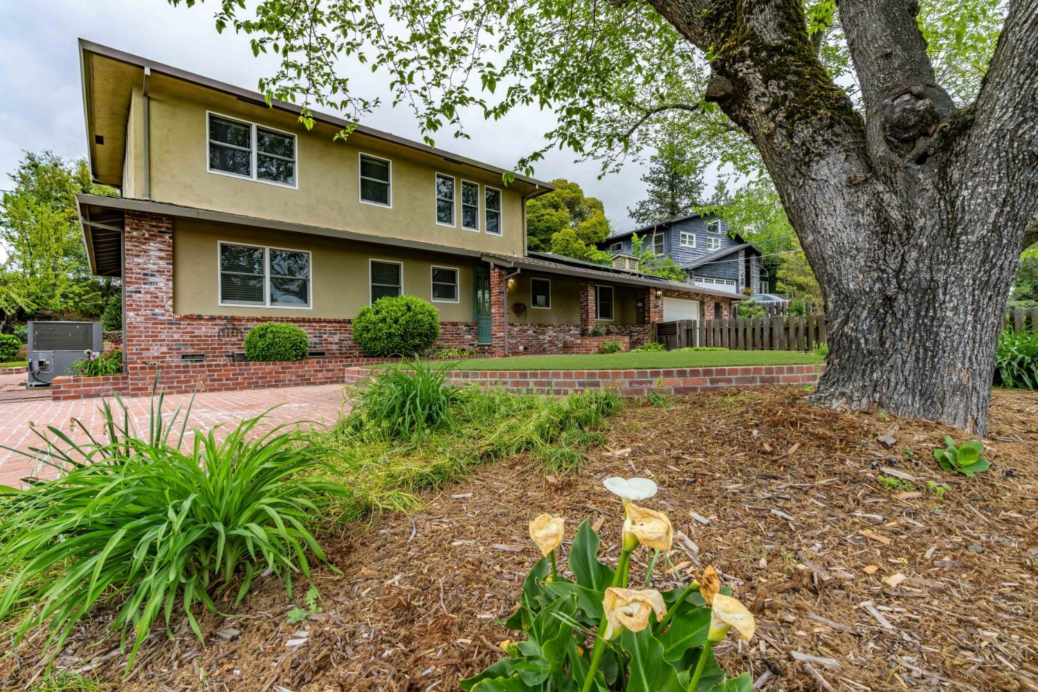 Detail Gallery Image 3 of 76 For 251 Oak Ct, Sutter Creek,  CA 95685 - 3 Beds | 2 Baths