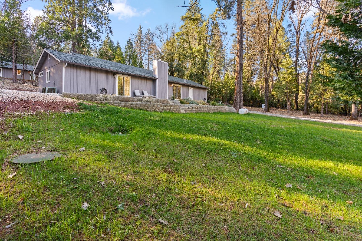 Detail Gallery Image 10 of 71 For 13644 Edgewood Dr, Grass Valley,  CA 95945 - 3 Beds | 2 Baths